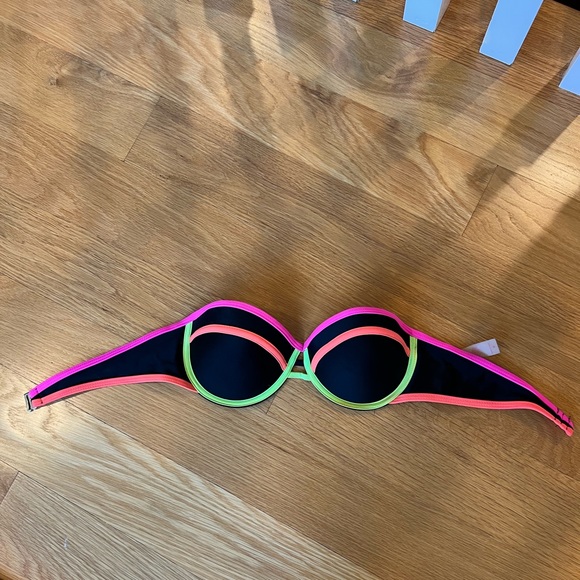 Strapless bathing suit top! - Picture 3 of 9